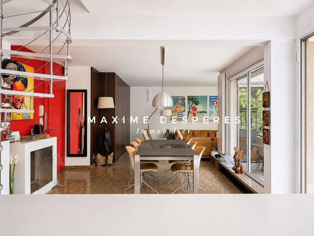 Appartement à NEUILLY-SUR-SEINE