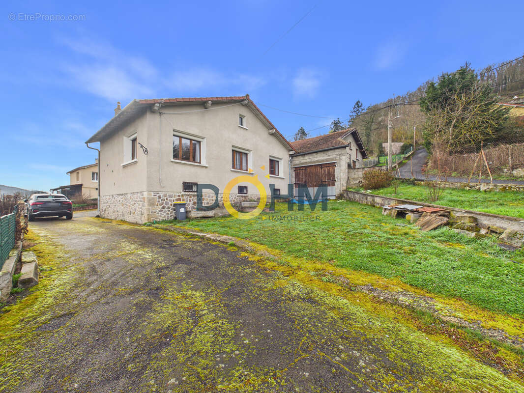 Maison de 73 m2 avec nombreuses annexes et 4698 m2 de terrain - photo 2