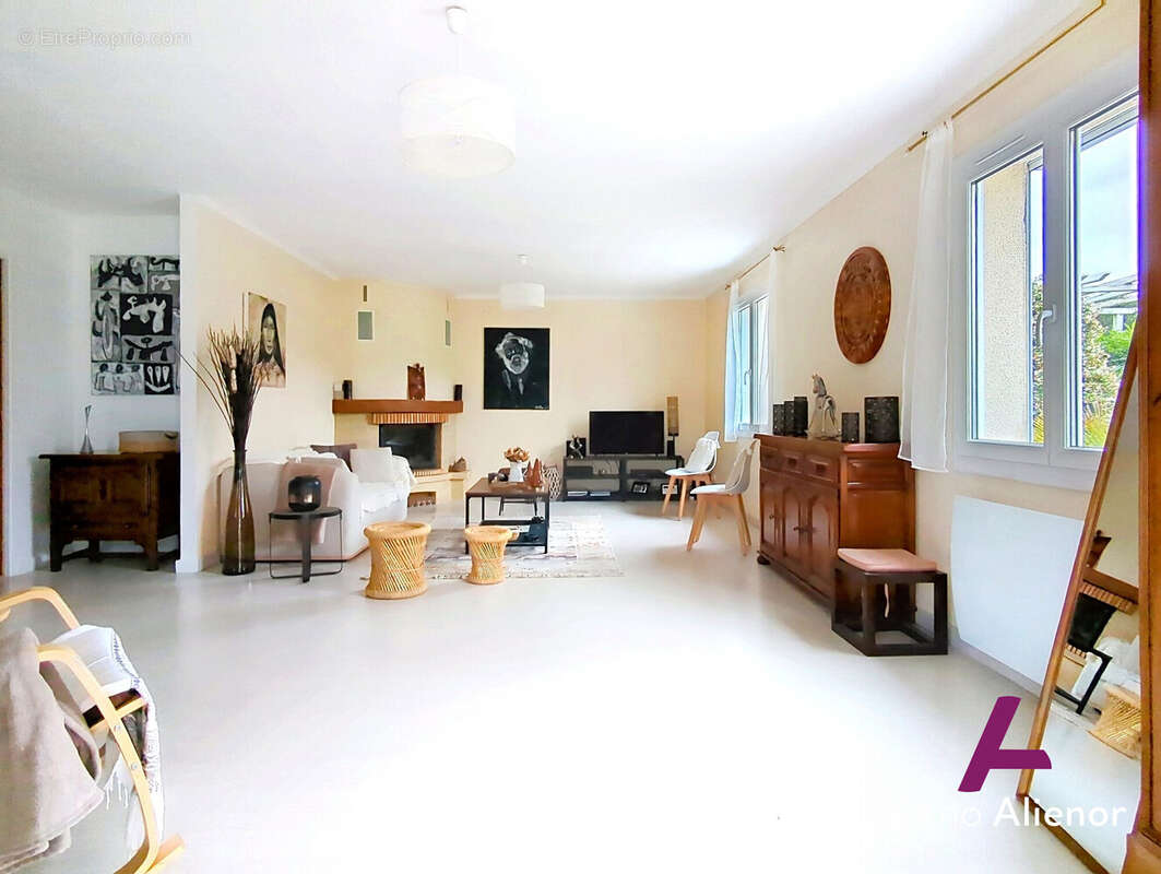 Maison à ARES