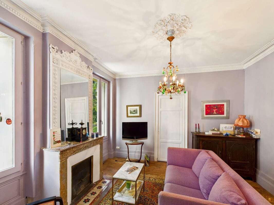 Maison à SAINT-EMILION