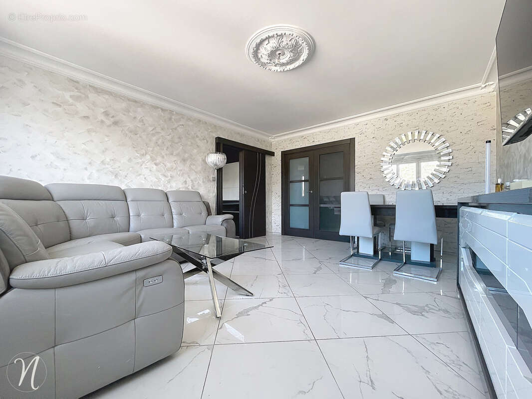 Appartement à SAINT-ETIENNE