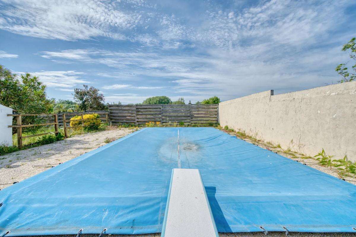 Authentique maison charentaise de 180 m² habitables avec piscine - photo 3