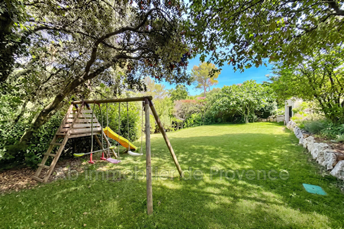 Maison 190 m² à Lauris  - photo 4