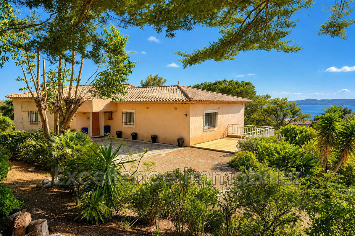 Maison 242 m² à Le Lavandou  - photo 5