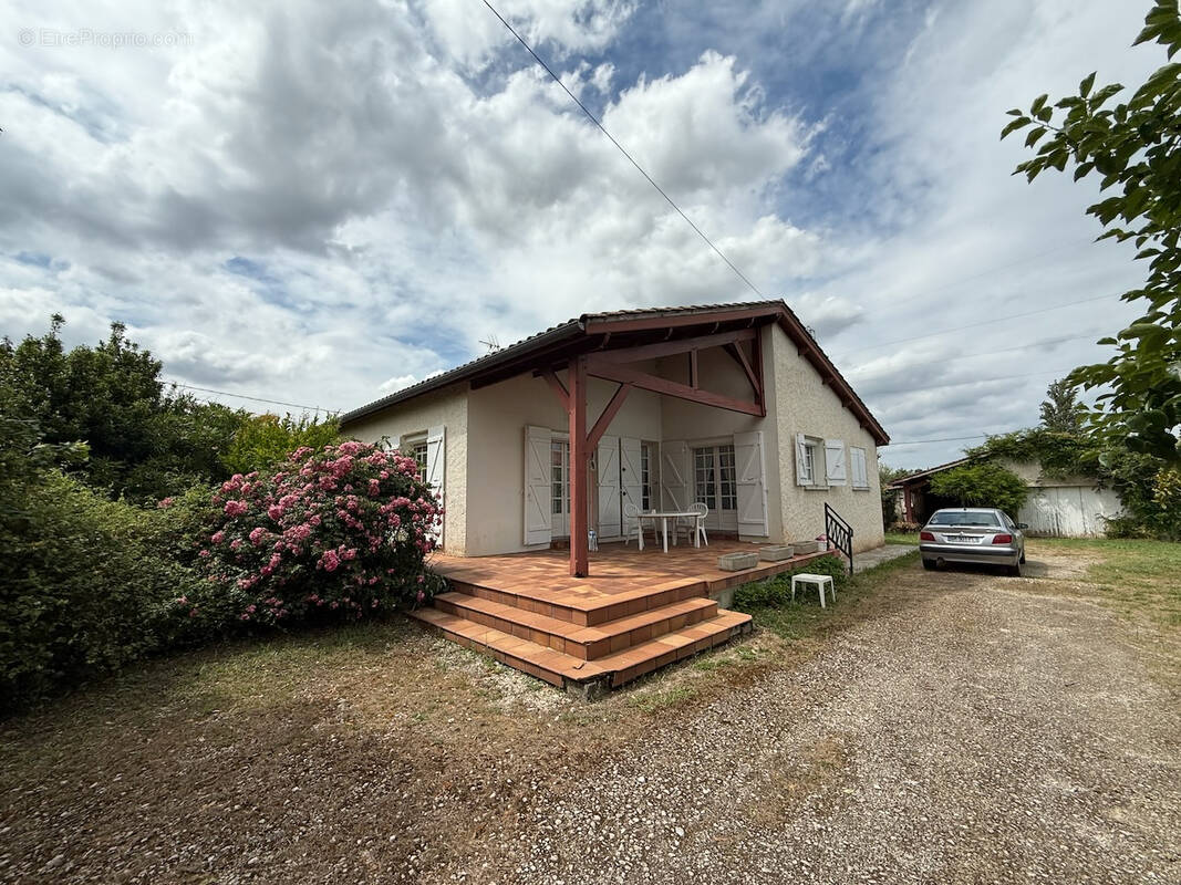 Maison à SAINT-ETIENNE-DE-FOUGERES