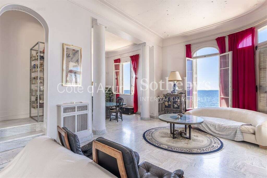 Propriété pieds dans l’eau avec deux maisons à rénover à Cap d’Ail près de Monaco - photo 8