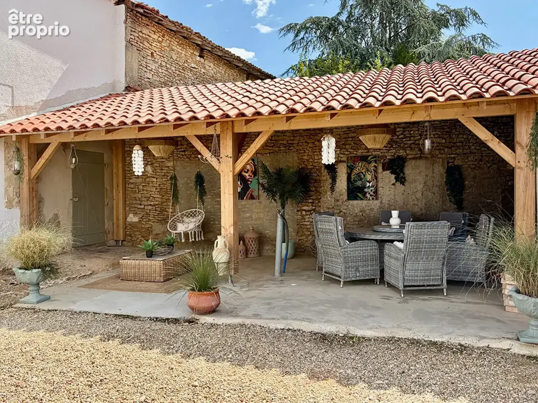 Maison de campagne de caractère avec dépendances et potentiel chambres d'hôtes - photo 19