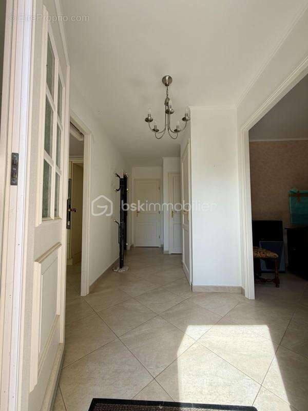 Maison individuelle 112m2 avec sous sol total de 100m2 sur une parcelle de 1236m2 - photo 2