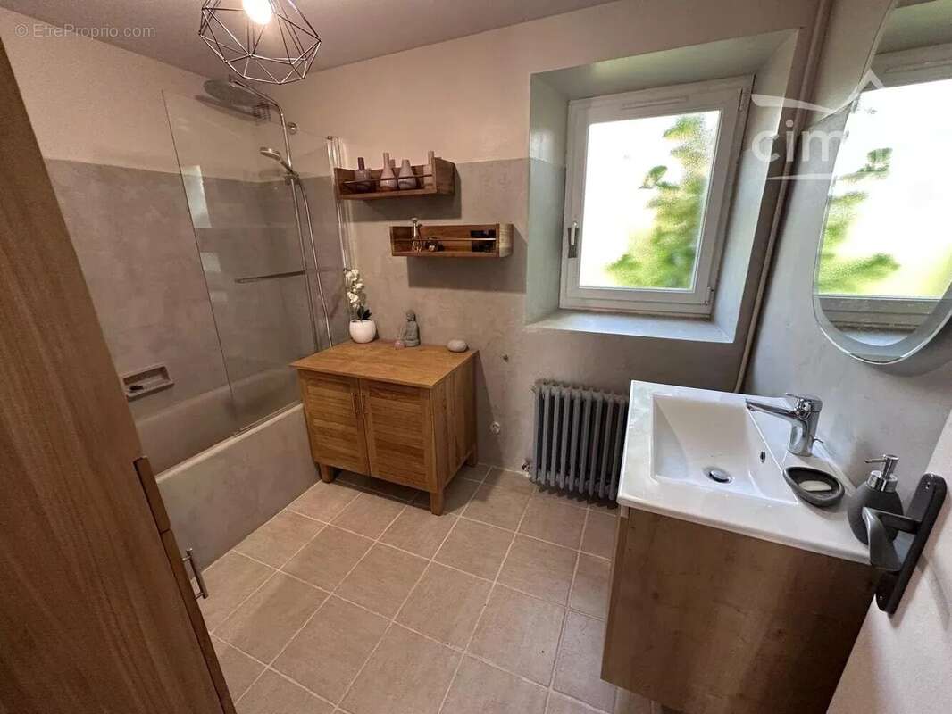 Maison à SAINT-CLAUDE-DE-DIRAY