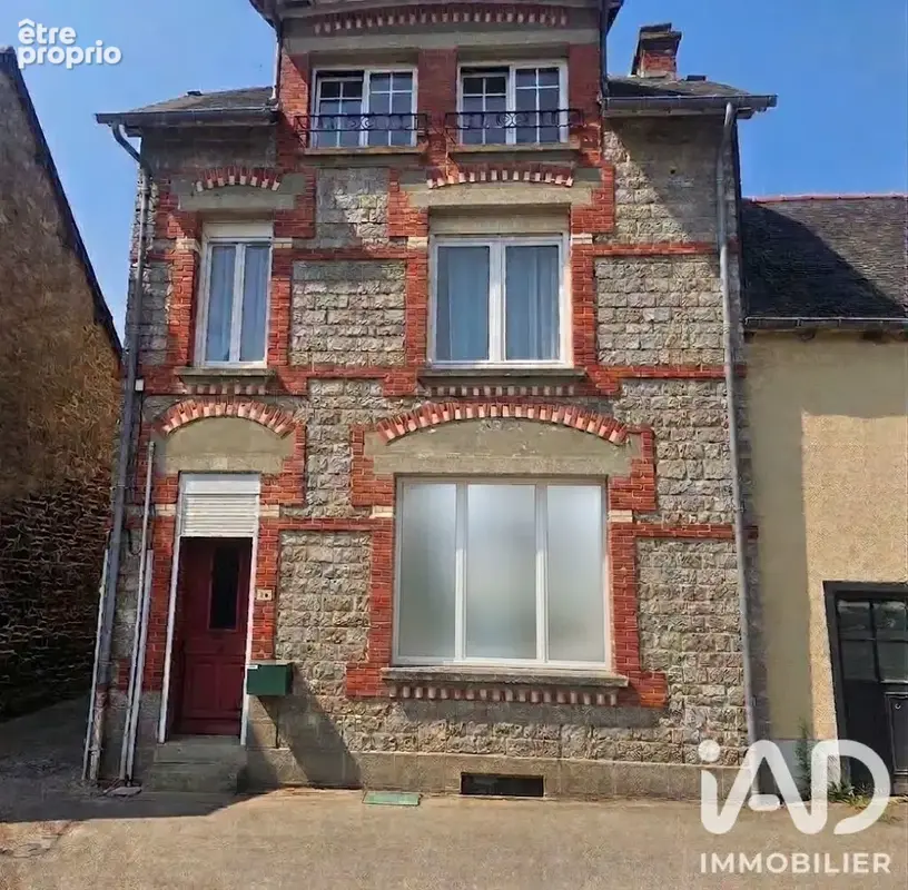 Photo 1 - Maison à SAINT-MEEN-LE-GRAND