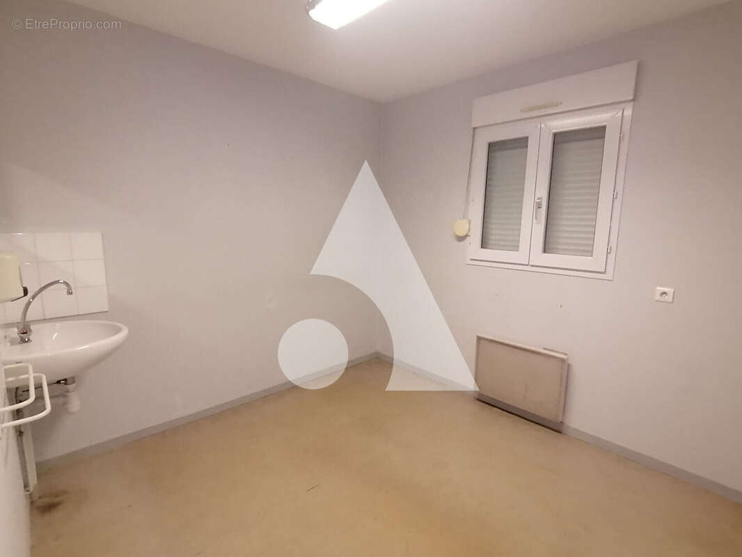 Commerce à MONTCEAU-LES-MINES