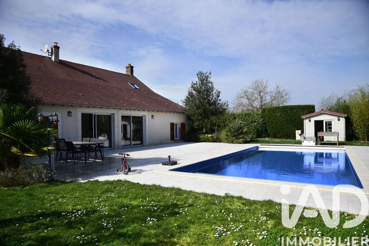 Photo 1 - Maison à SAINT-DOULCHARD