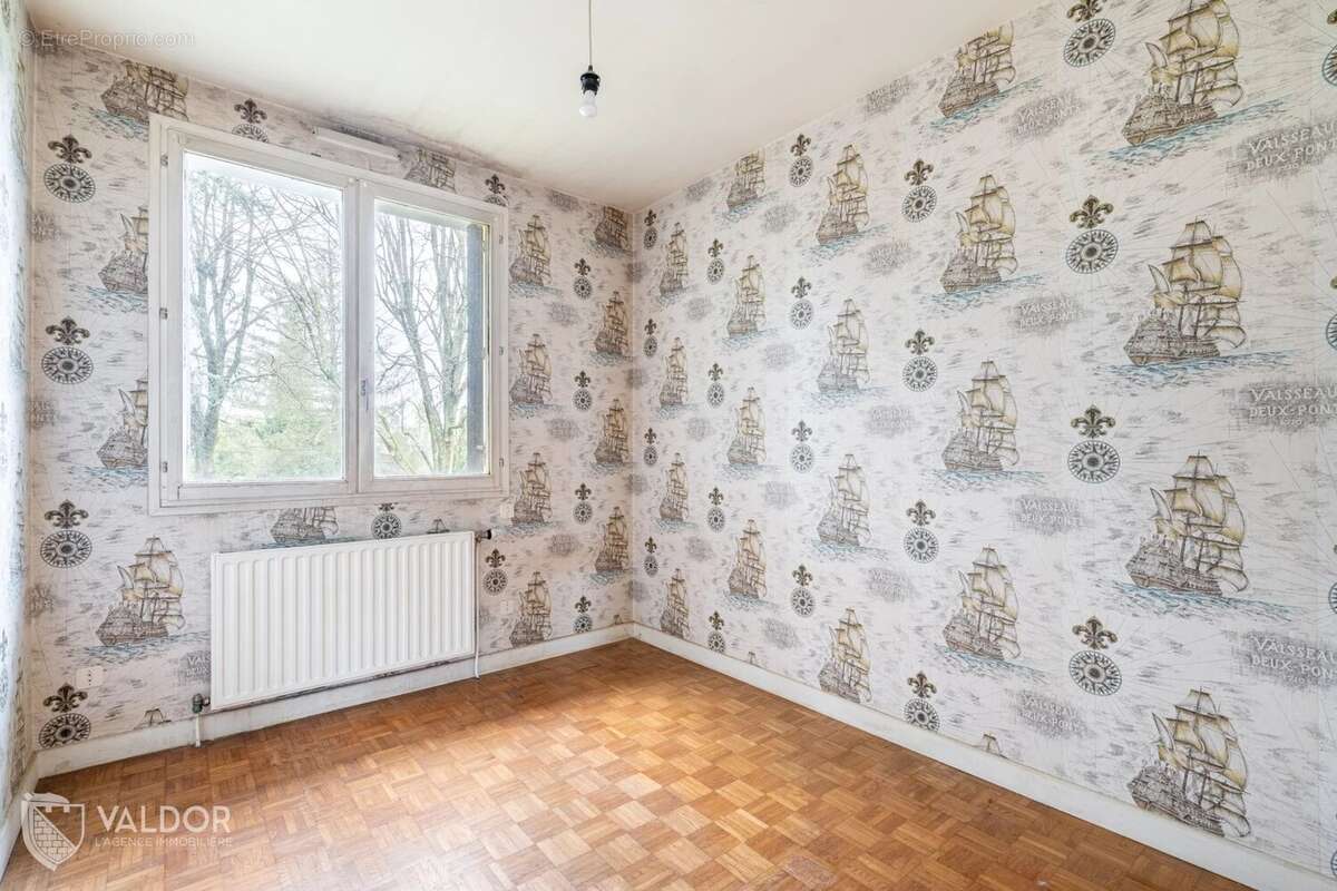 Maison à LA TOUR-DE-SALVAGNY