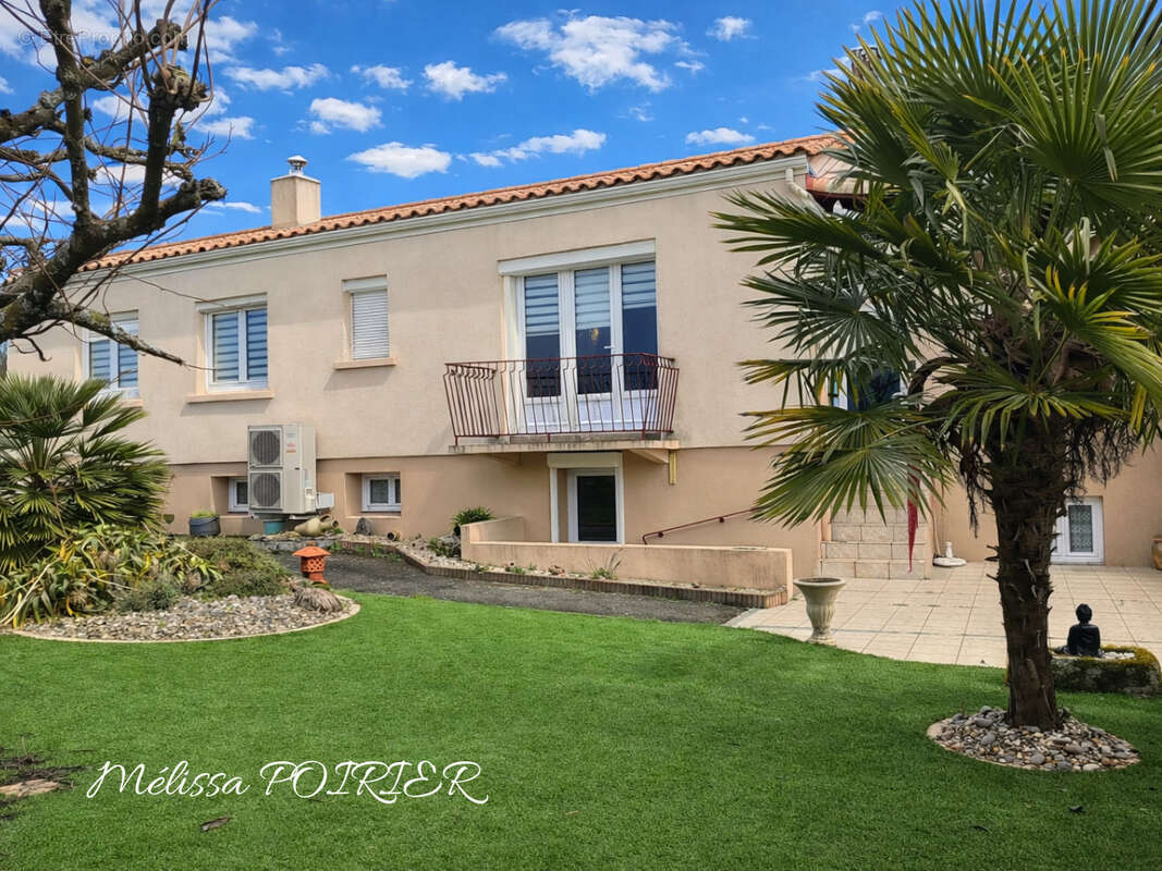 Maison à LES HERBIERS