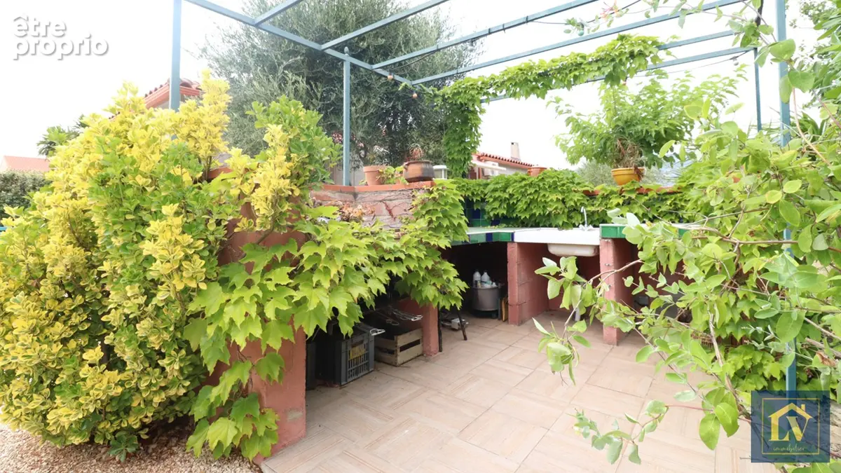 A vendre villa plain pied 5 pièces avec garages, jardin et piscine - photo 14