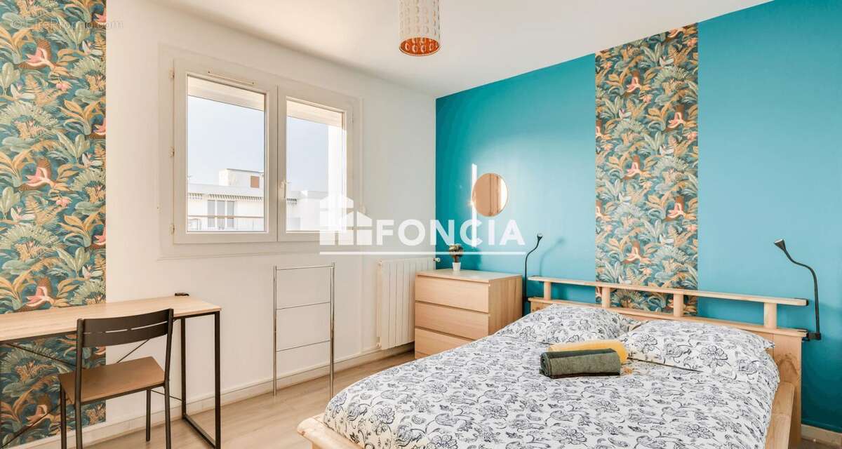 Dernier étage, vue dégagée et confort clé en main ! - photo 9