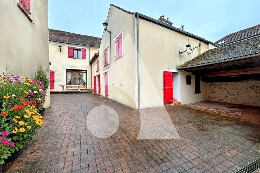 Maison à JOUY-SUR-MORIN