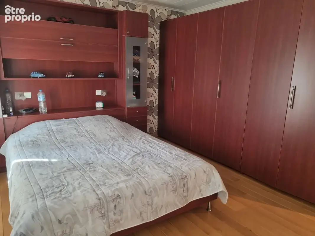 Maison avec terrain et piscine - photo 35