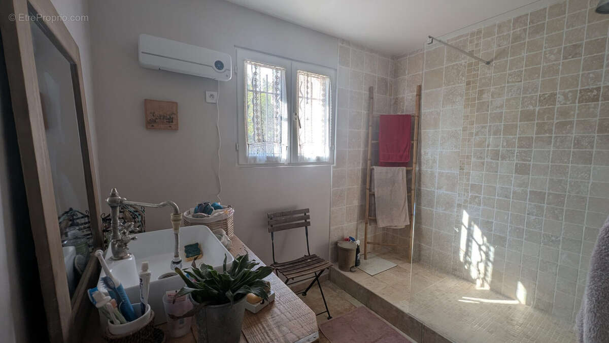 Maison à SAINTE-ANASTASIE-SUR-ISSOLE