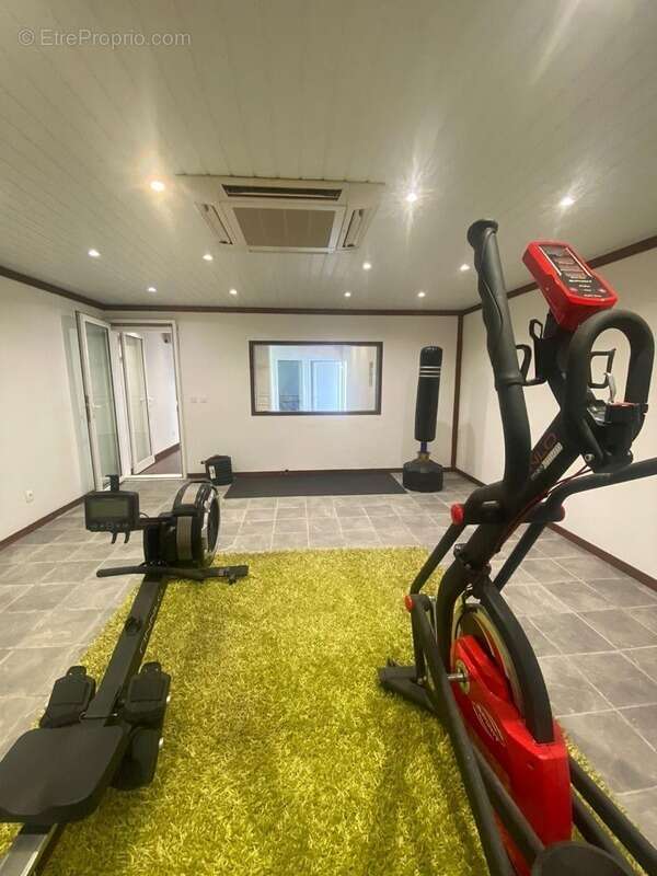 Maison à REMIRE-MONTJOLY