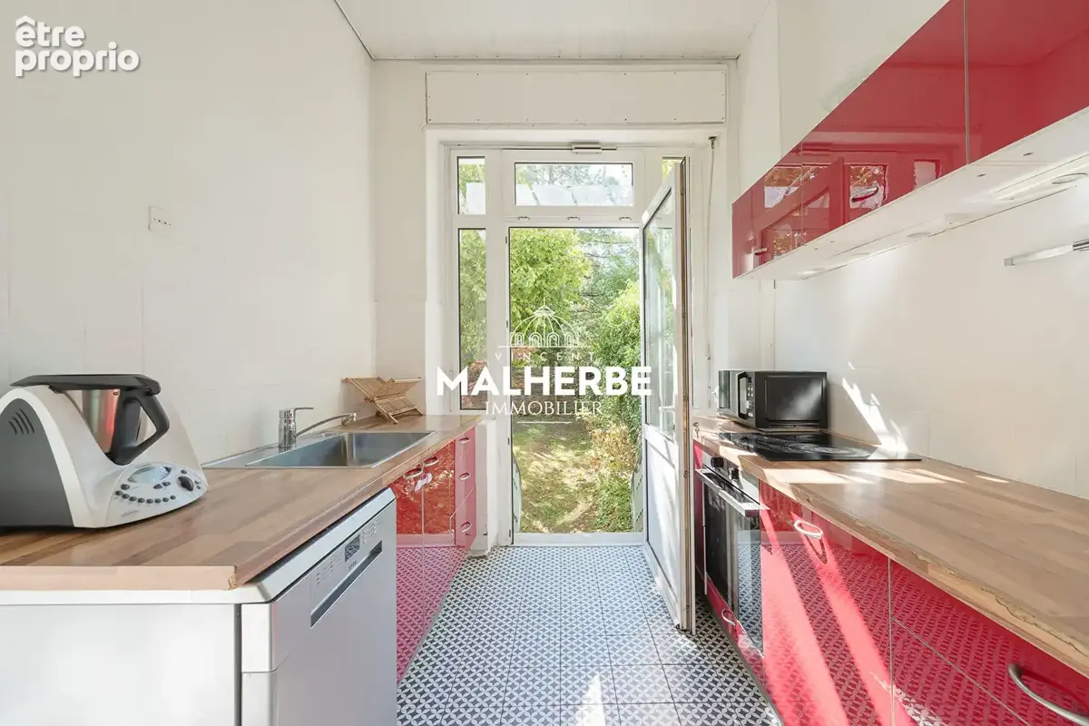 Appartement de caractere avec accès direct au  jardin - photo 4