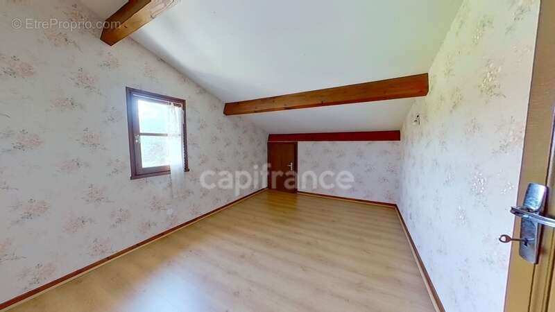 Maison 4 chambres - garage - dépendances - terrain clos 7079m2 à MARMANDE (47) - photo 12