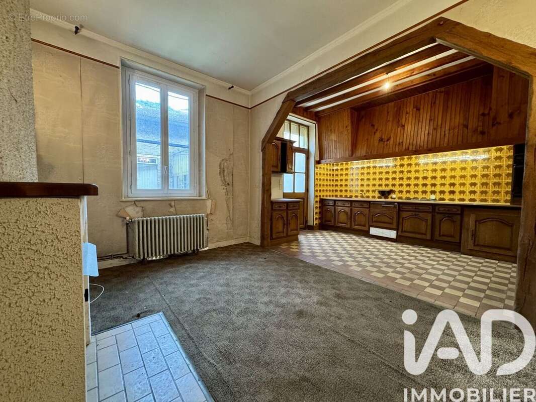 Maison 300 m² à Grandpre  - photo 2