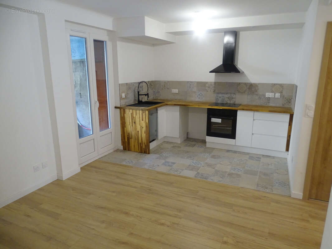 Appartement à MARSEILLE-4E