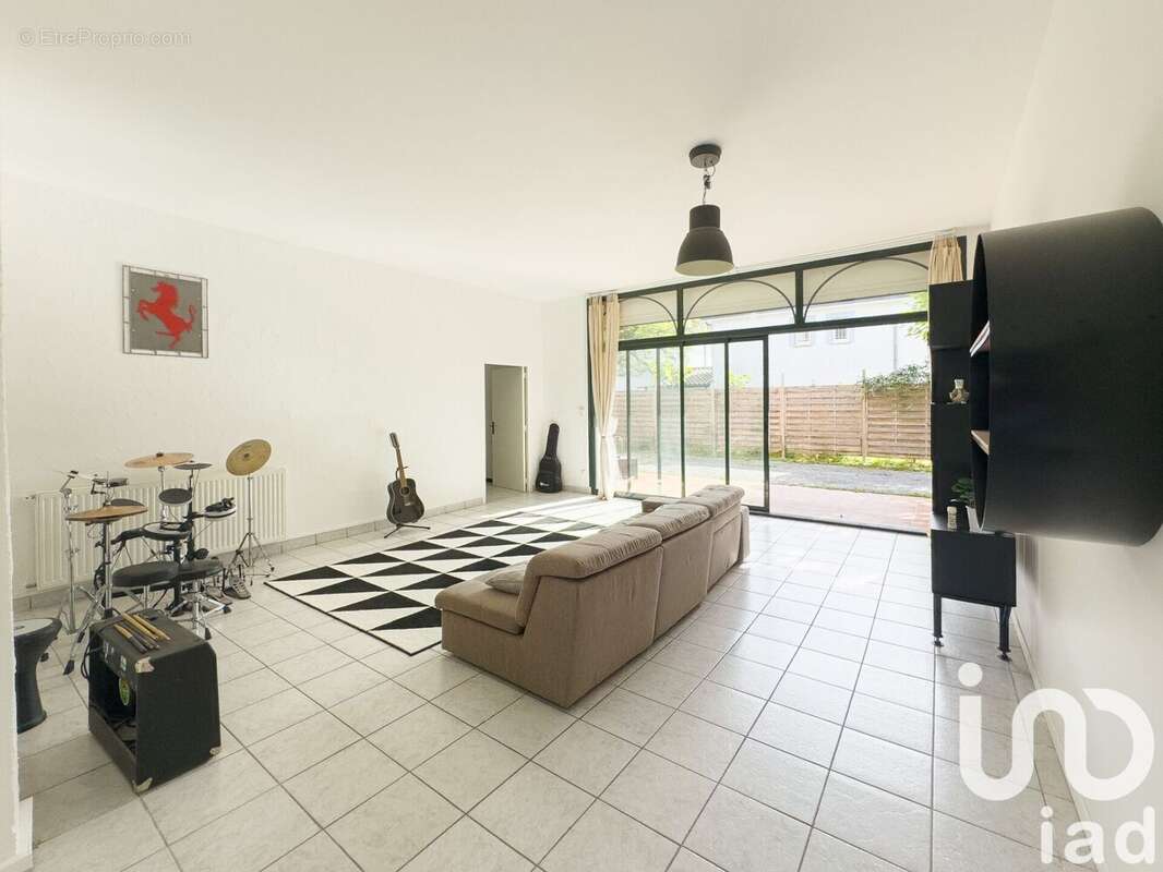 Maison 262 m² à Artigues-Pres-Bordeaux  - photo 6