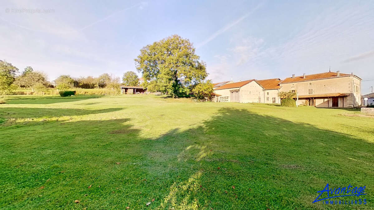 Maison à ERIZE-LA-BRULEE