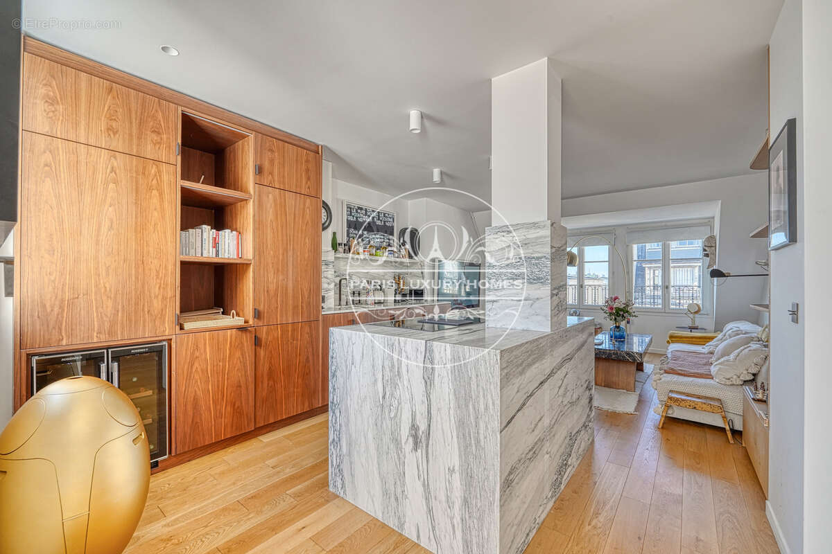 Appartement à PARIS-2E