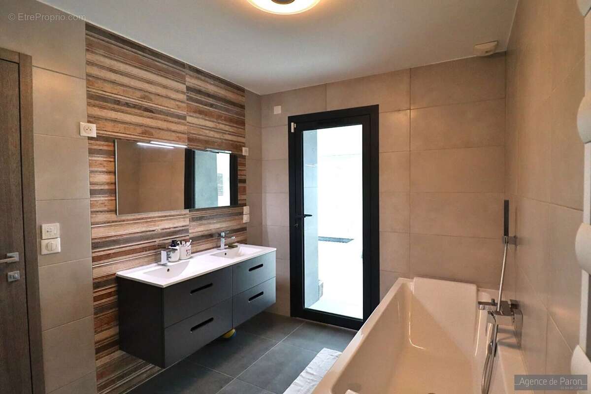 Maison à VERRIERES-LE-BUISSON