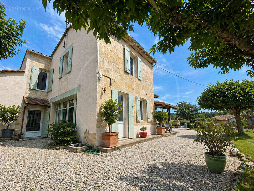 Maison à SAINT-EMILION