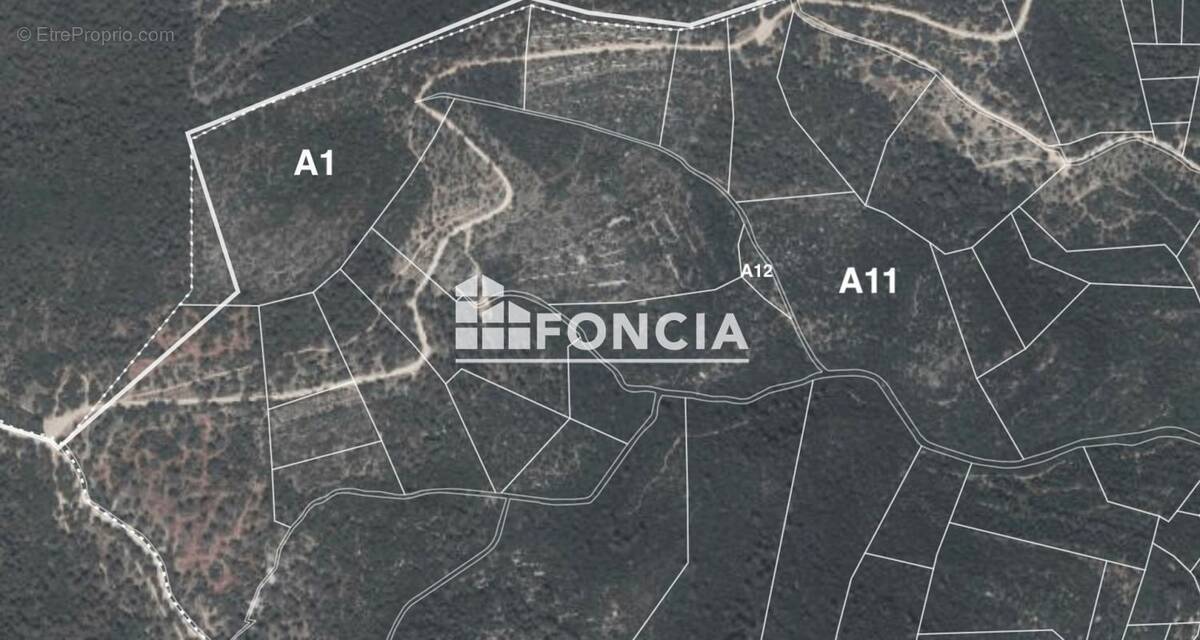 Terrain à BESSE-SUR-ISSOLE