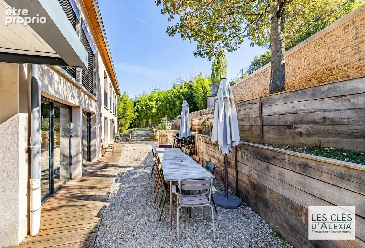 Saint-romain-au-mont-d’or – maison contemporaine aux volumes remarquables, jardin et piscine - photo 16