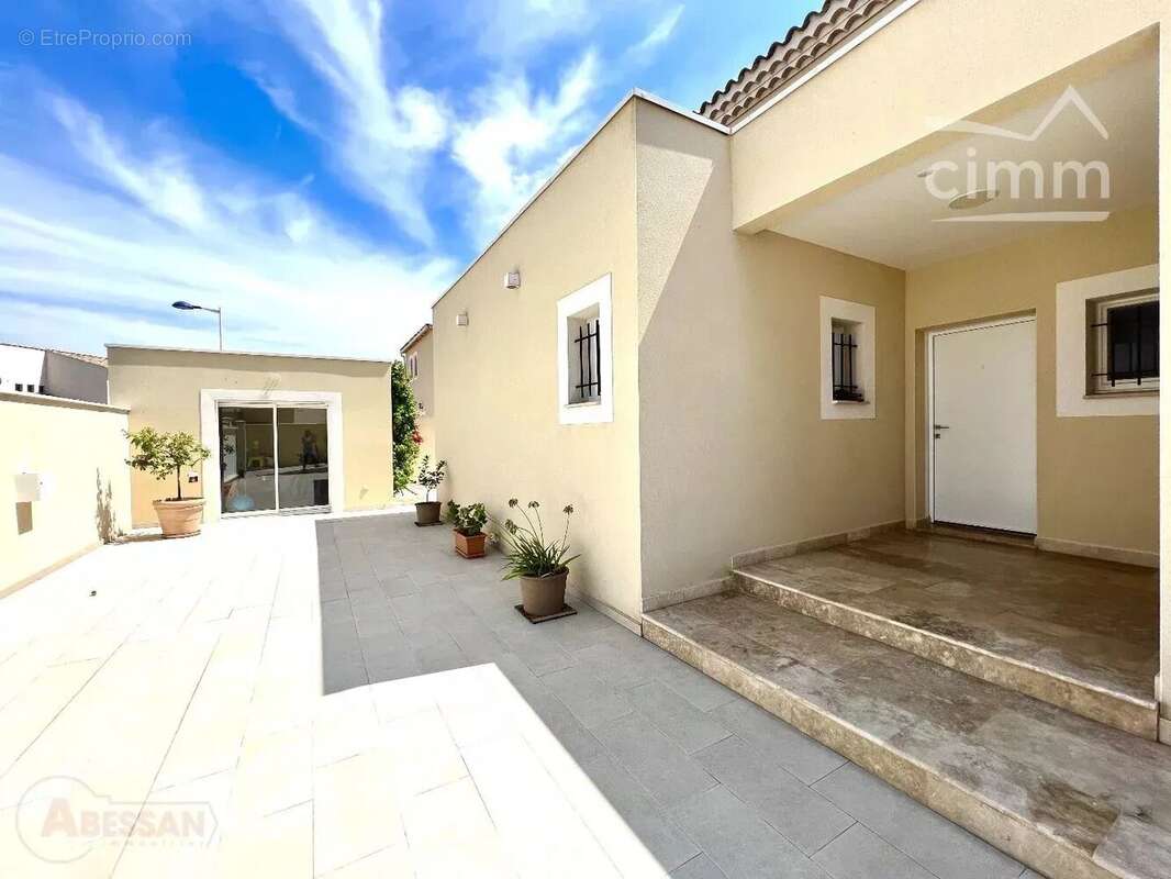 Maison à PORT-SAINT-LOUIS-DU-RHONE