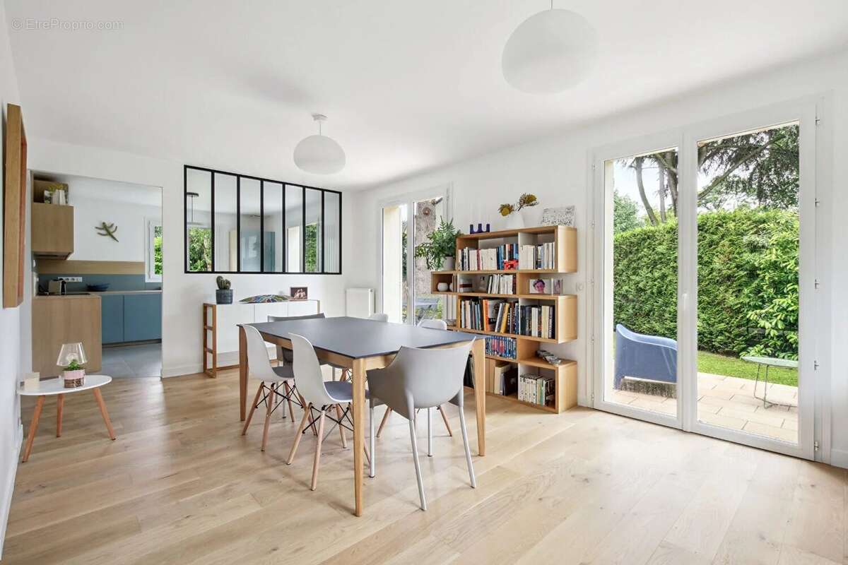 Maison à LE VESINET