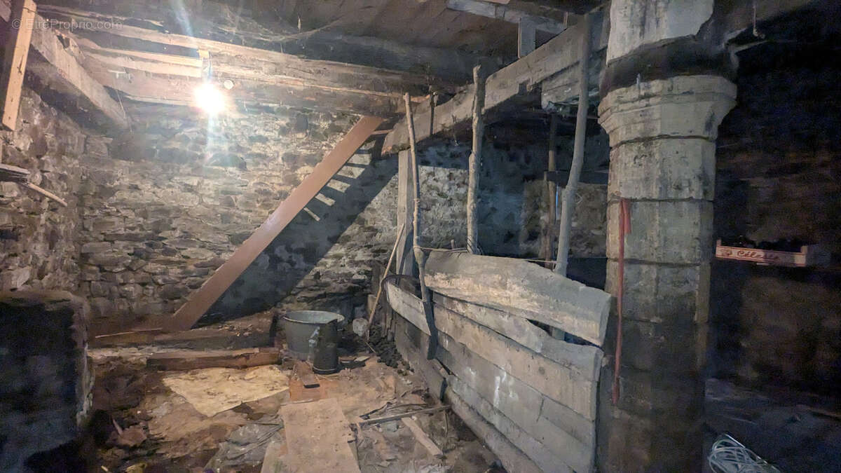 Maison à LE MONASTERE