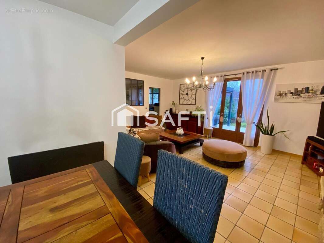 Photo 2 - Maison à PONTAULT-COMBAULT