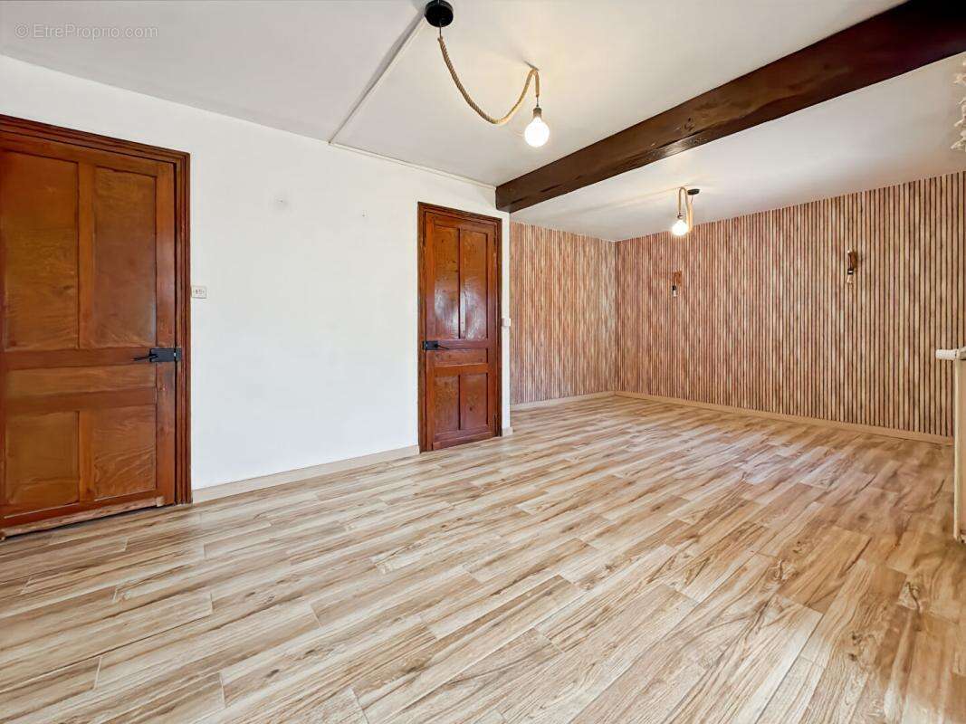 Maison à LA CHAPELLE-D'ARMENTIERES