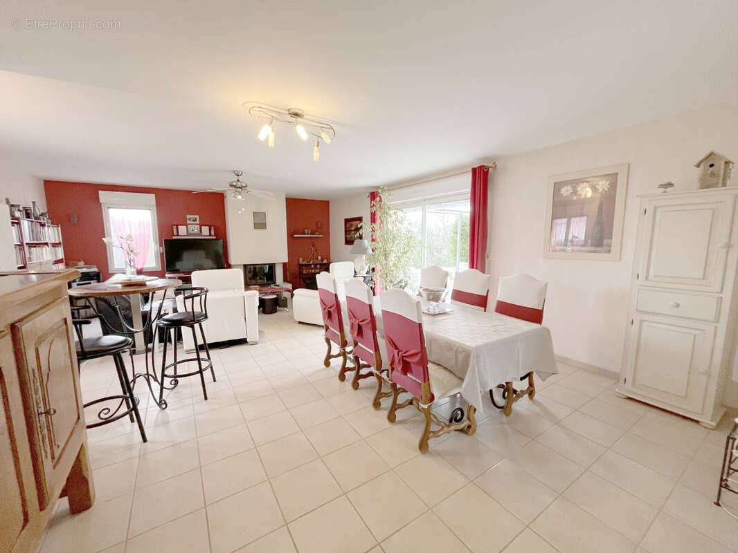 Maison à VAUX-SUR-MER