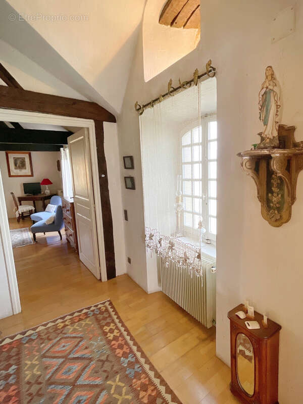 Grande maison de maître du 18ème avec dépendances - photo 8