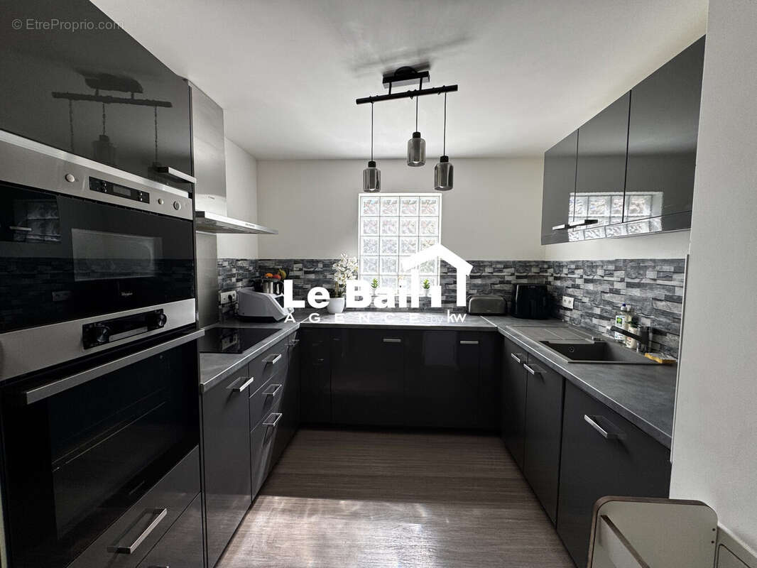 Appartement 73 m² à Osny  - photo 8