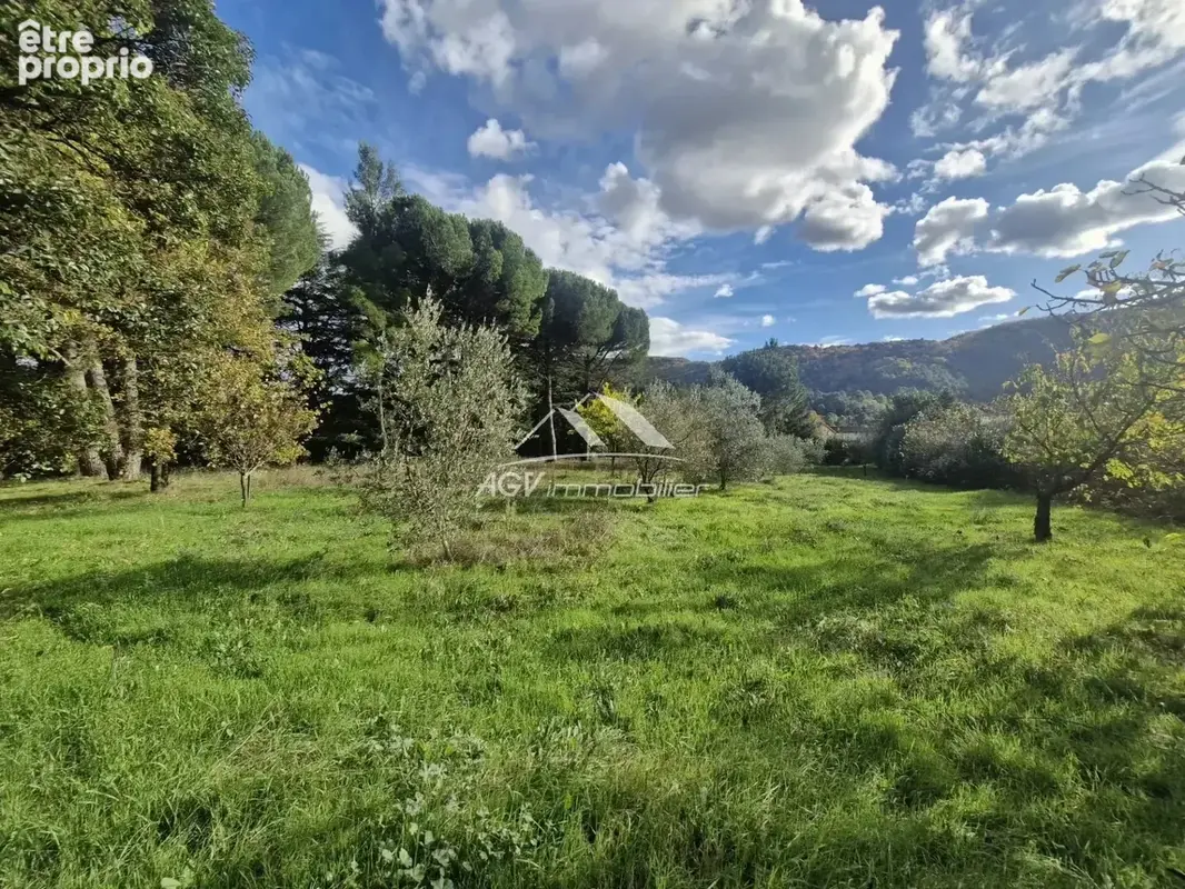 Proche Des Mages une parcelle de terrain constructible 3100 m² - photo 2