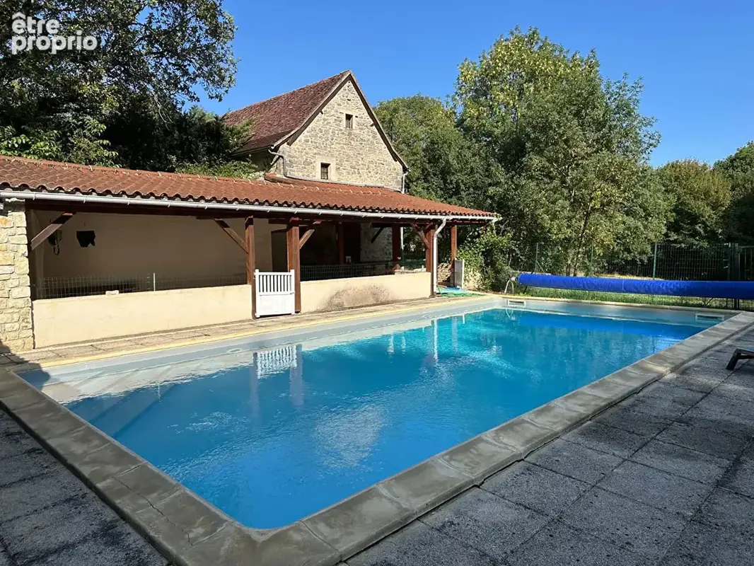 Maison à vendre à Villeneuve - 6 chambres, piscine, grand terrain - photo 7