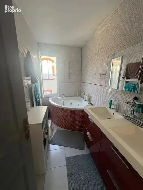 Maison dans le centre de VENERQUE - photo 4