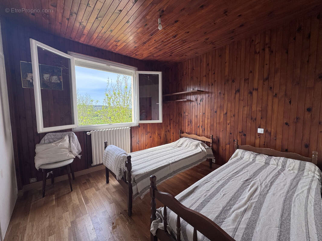 Maison à FRANCILLON-SUR-ROUBION