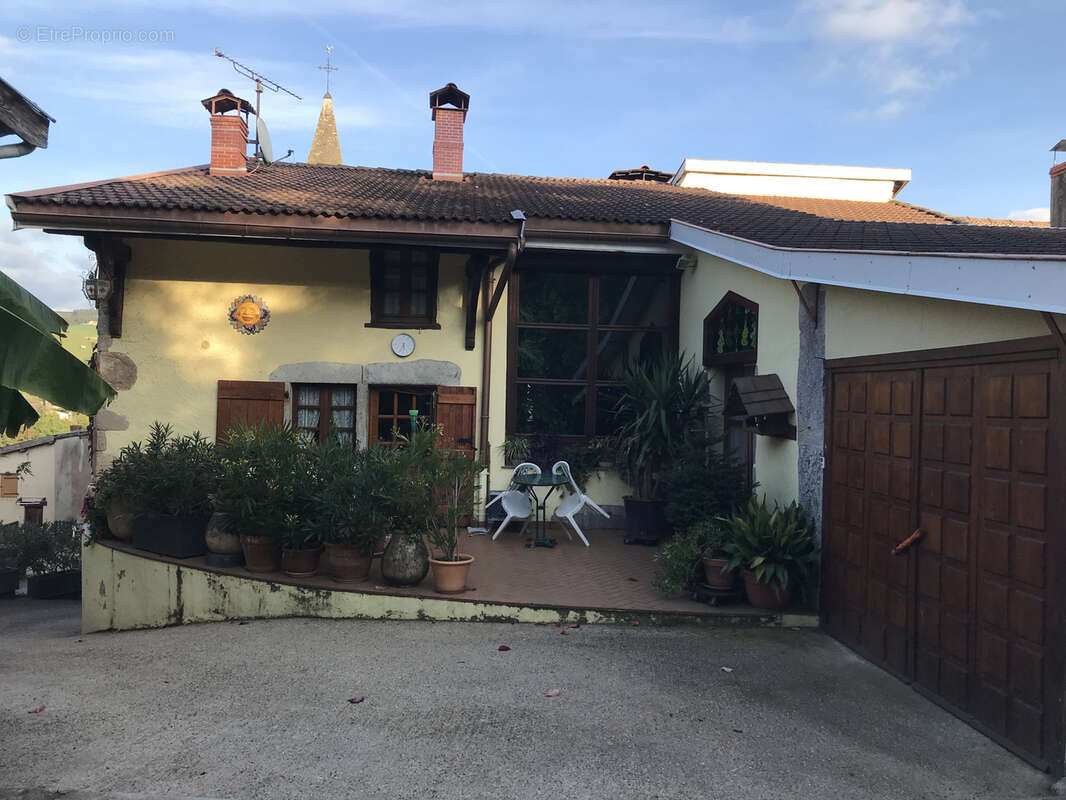 Maison à SAINT-LEGER-SOUS-LA-BUSSIERE