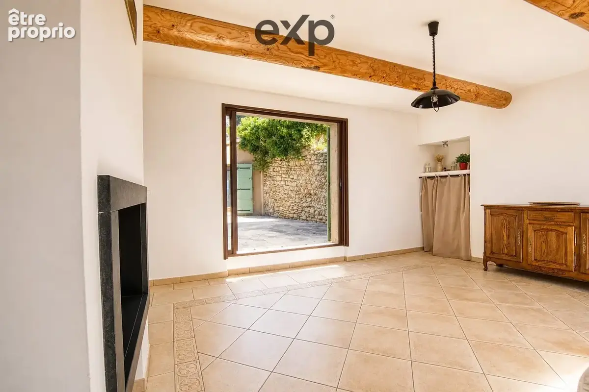 Maison 293 m² à Saint-Saturnin-Les-Apt  - photo 3