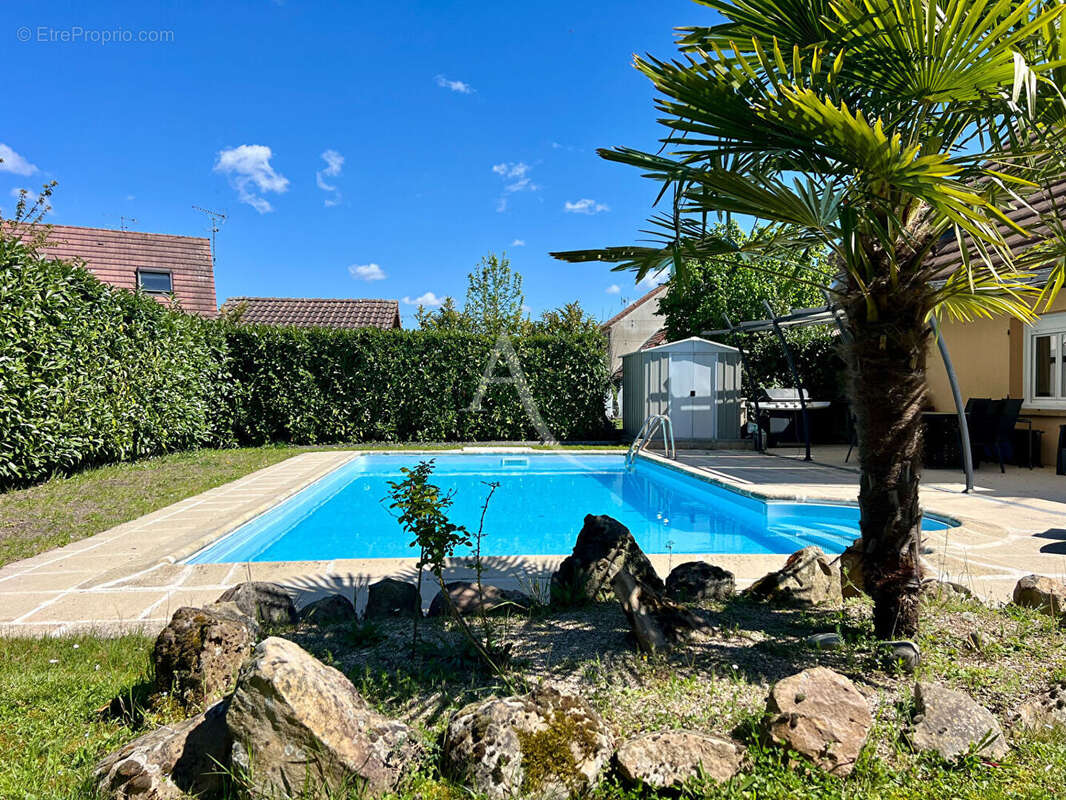 Maison à FONTENAY-TRESIGNY